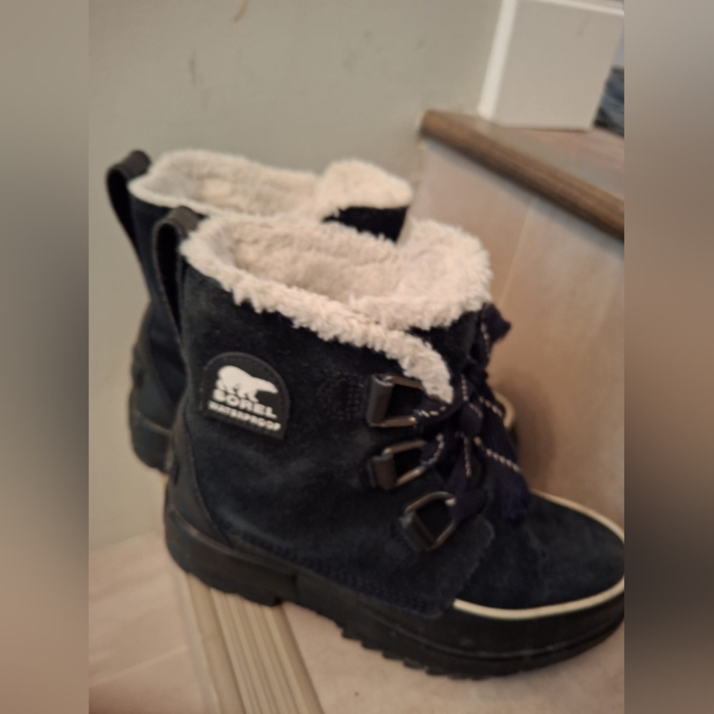 Sorel Black Suede Boots with Faux Fur Lining